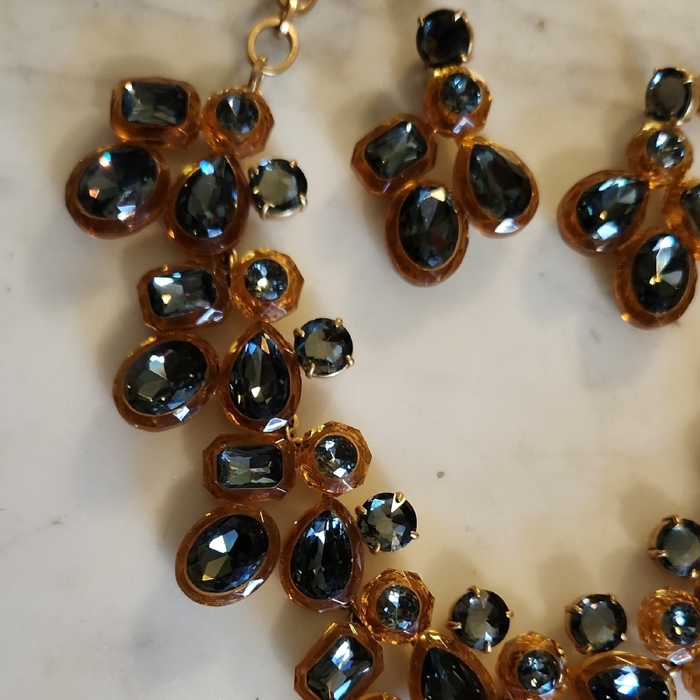J. Crew RARE Gold Statement Necklace & Earring with Black Gemstones - Picture 2 of 12
